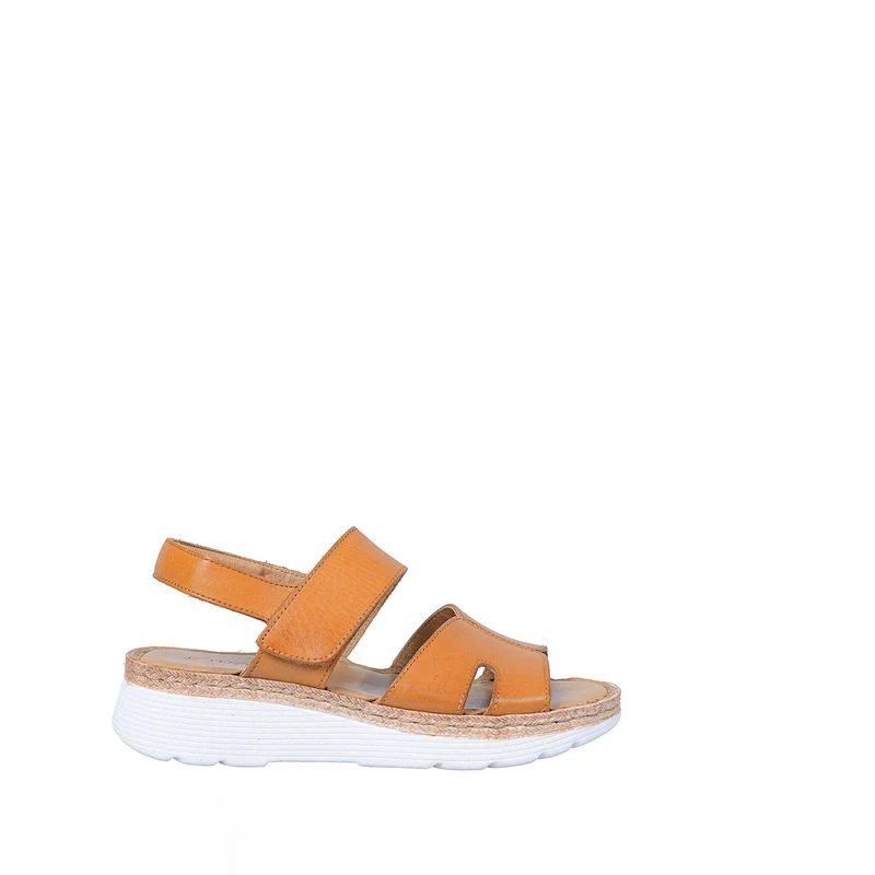 Maya 2 Outlet — Caramel