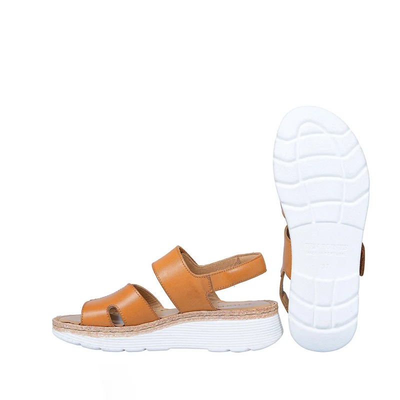 Maya 2 Outlet — Caramel