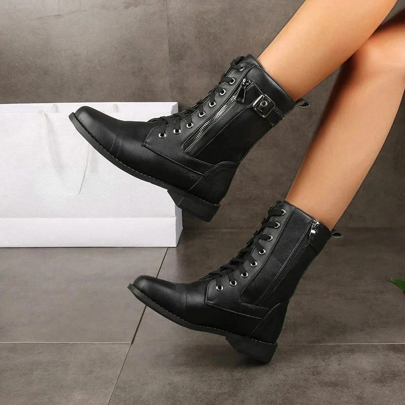 Hohe Damen Stiefel mit Schnürung, Seitenreißverschluss und Schnallendetail Calvessa
