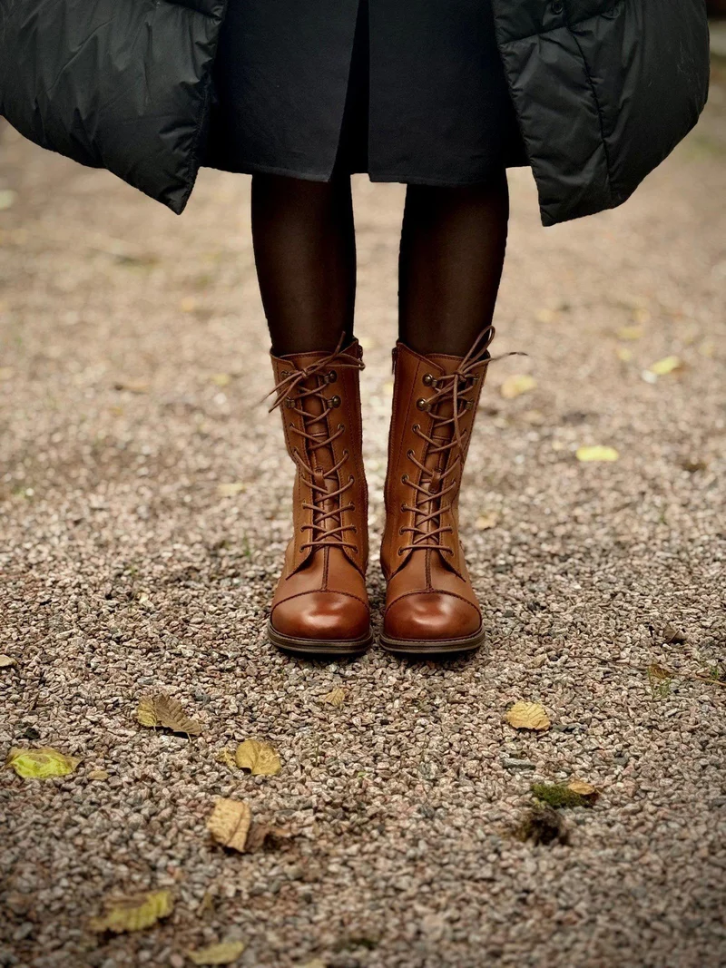 Pandora Laced boots — Lightbrown