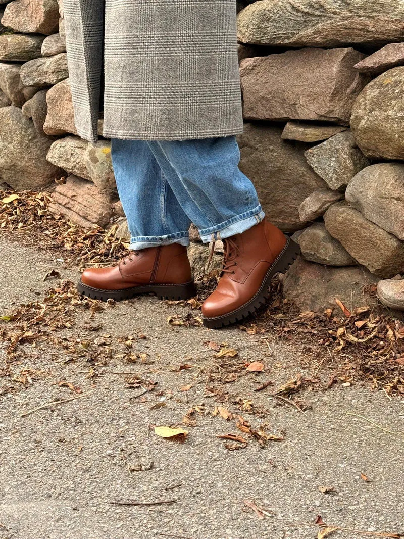 Penny Laced boots — Lightbrown