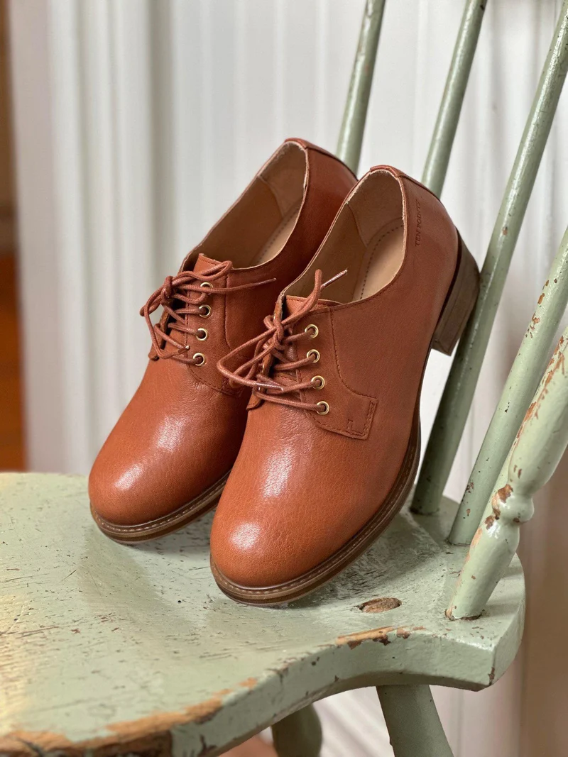 Pandora Laced shoes — Cognac