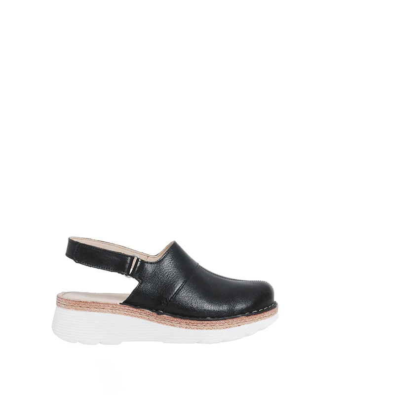 Maya 2 Outlet — Black