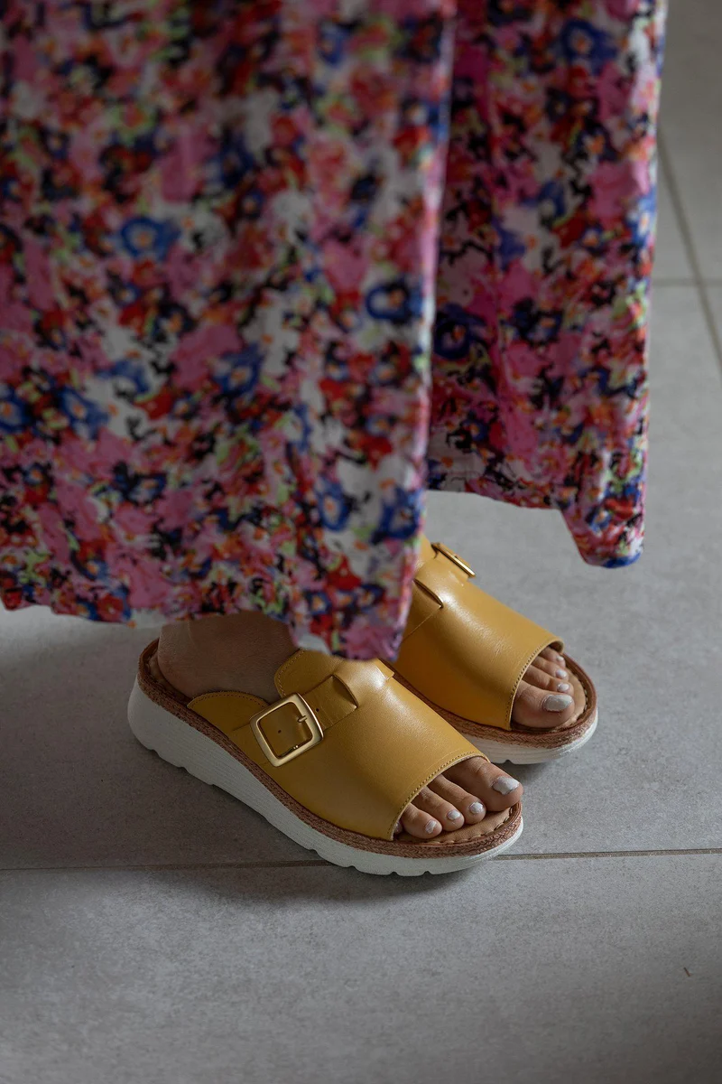 Maya 2 Outlet — Mustard