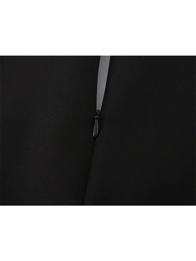 Élodine Damen Minikleid mit Kontrastdetails und Cut-out Design