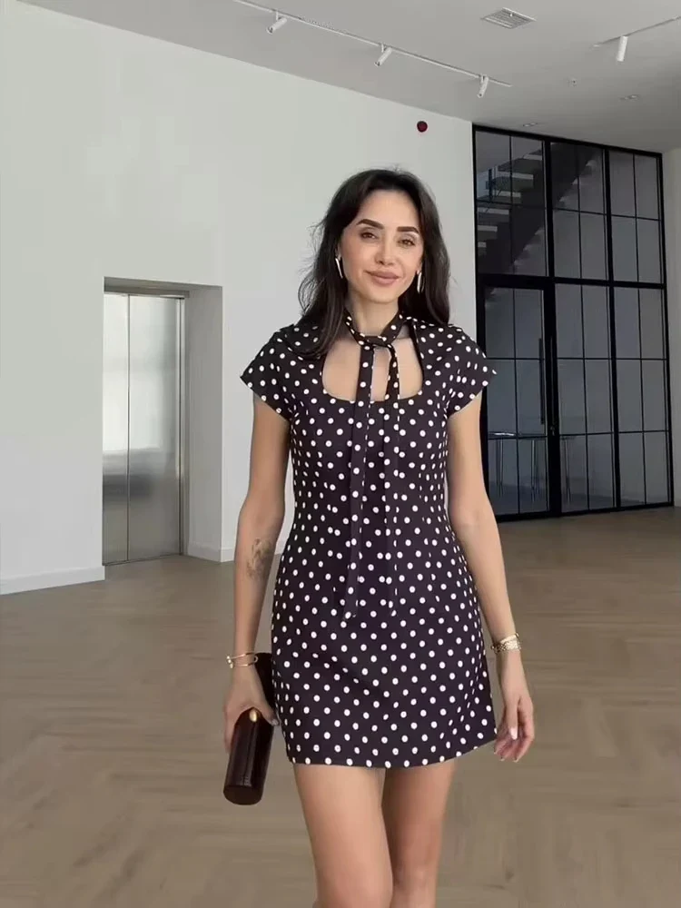 Vivienne Damen Minikleid mit Punktmuster und Schnürdetail