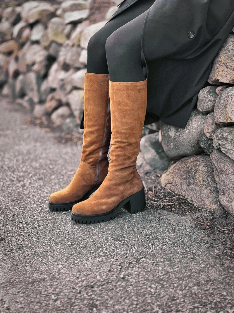 Ylva Tall shaft boots — Brown