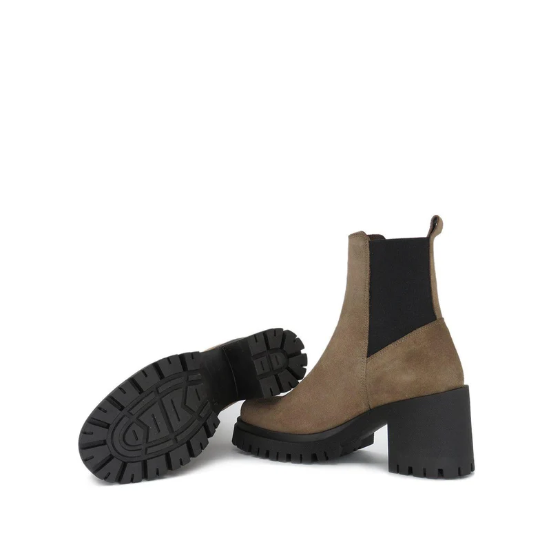 Ylva Chelsea boots — Taupe