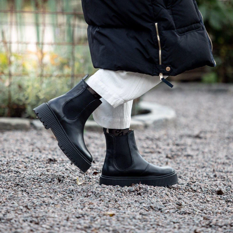 Alina Chelsea boots — Black
