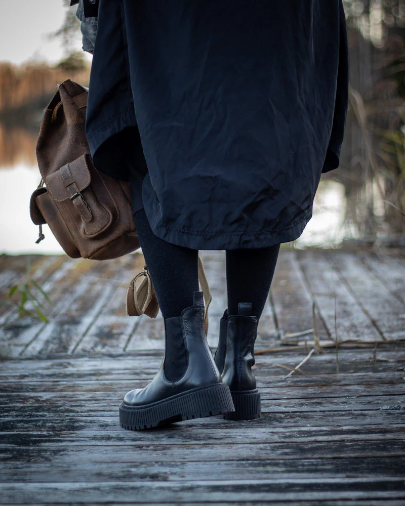 Alina Chelsea boots — Black