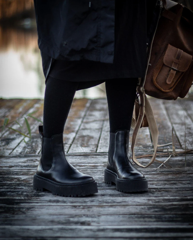 Alina Chelsea boots — Black