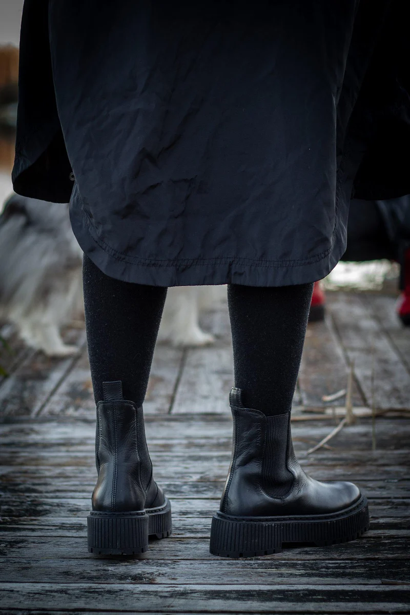 Alina Chelsea boots — Black