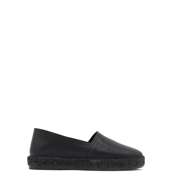 Josefin Flats — Black
