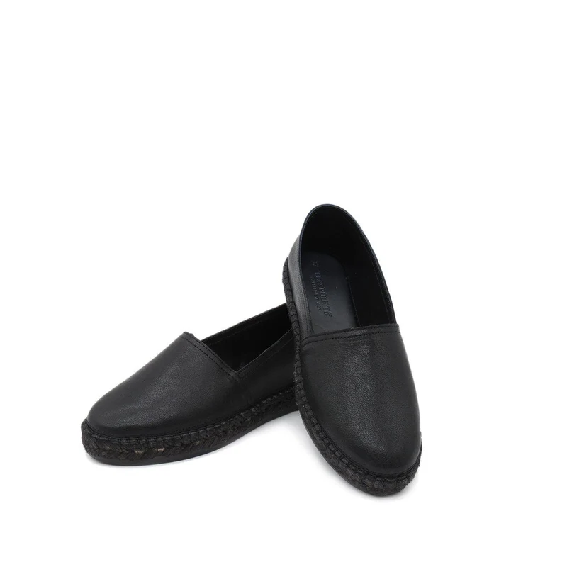 Josefin Flats — Black