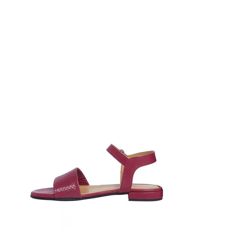 Marianne Outlet — Ruby red