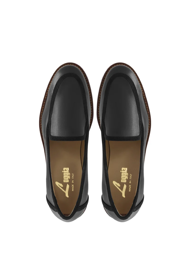 LAVRA BLACK