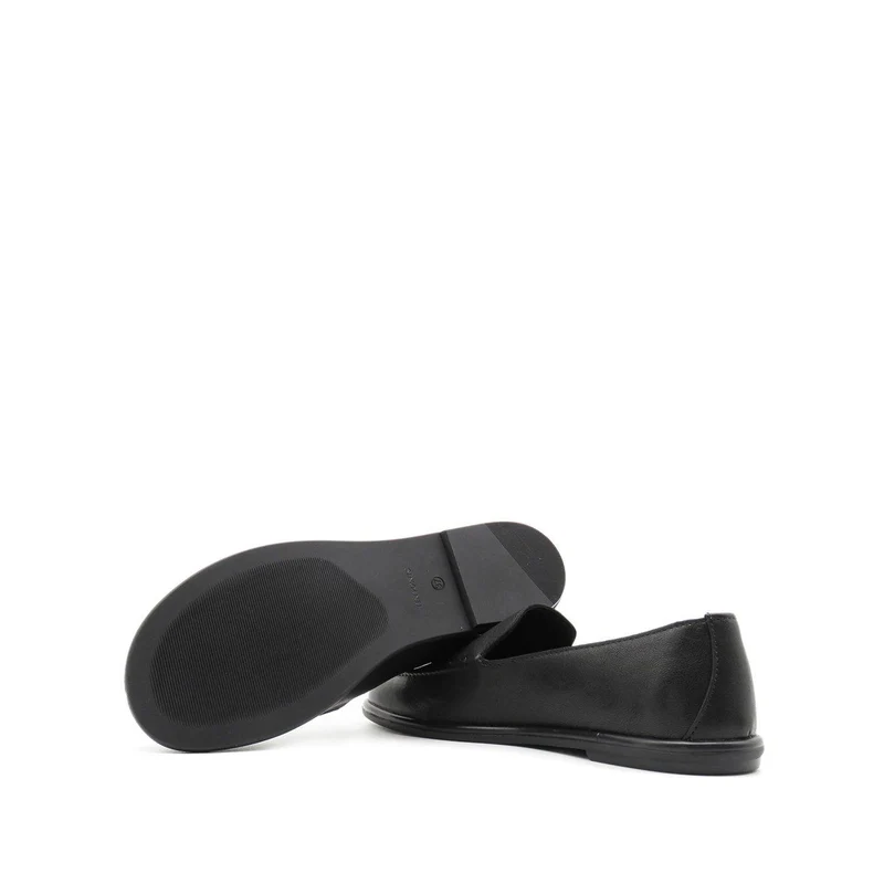 Eva Loafers — Black