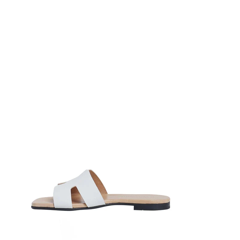 Madeleine Outlet — White