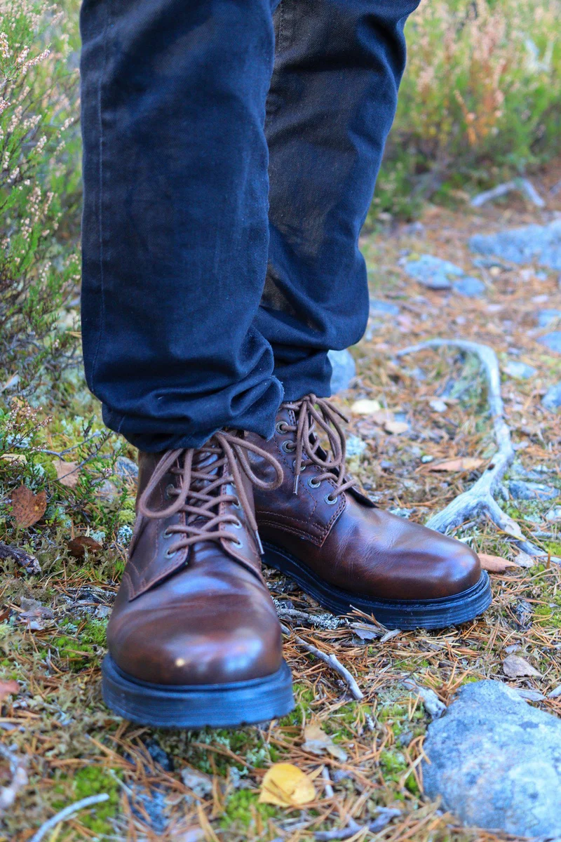 New Bertil Laced boots — Rust