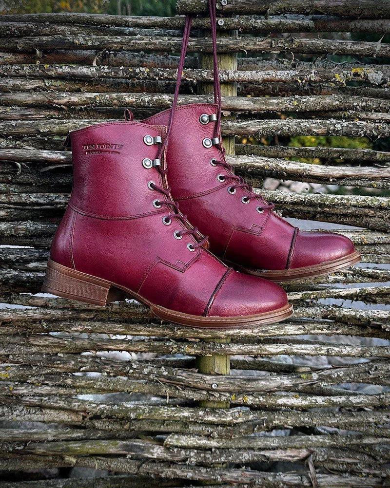 Pandora Laced boots — Wine