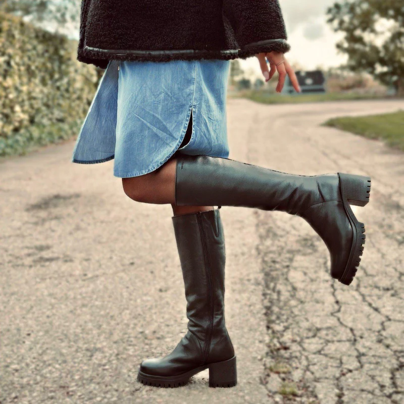 Ylva Tall shaft boots — Black