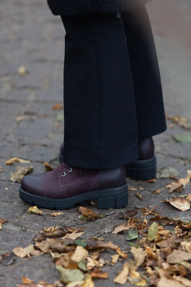 Cecilia Laced boots — Wine