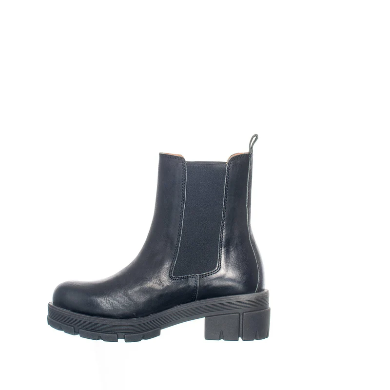 Cecilia Chelsea boots — Black