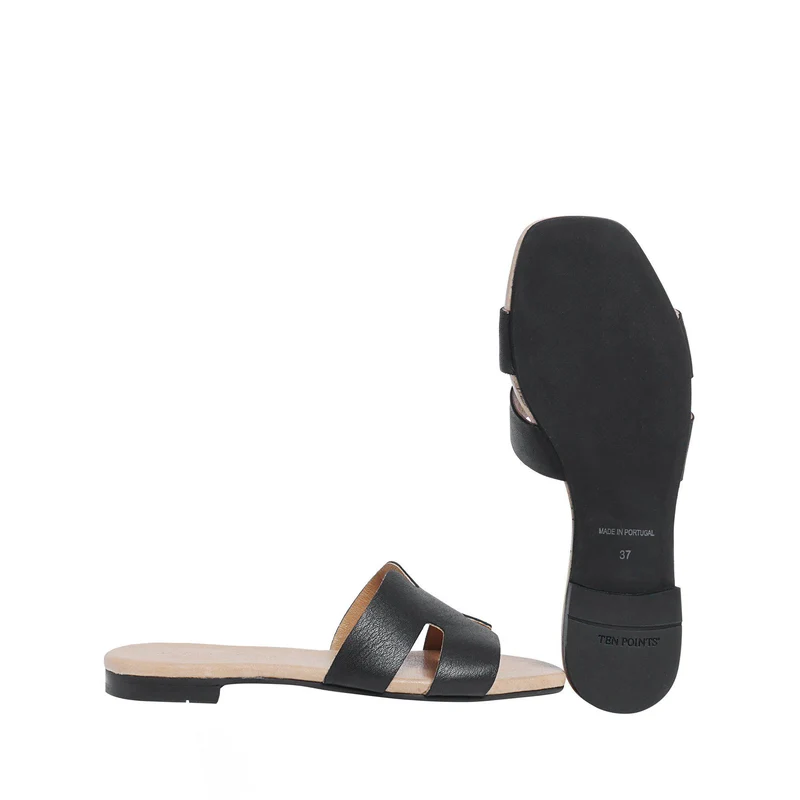 Madeleine Outlet — Black
