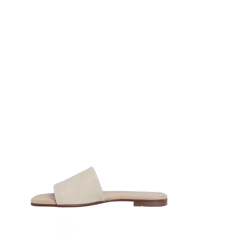 Madeleine Outlet — Sand