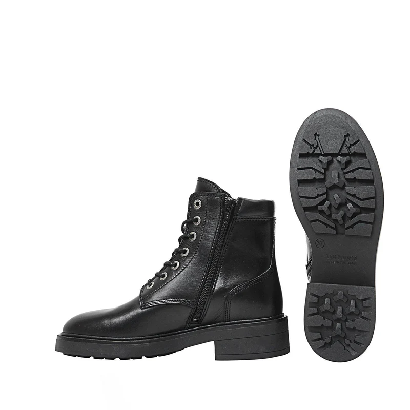 Anita Laced boots — Black