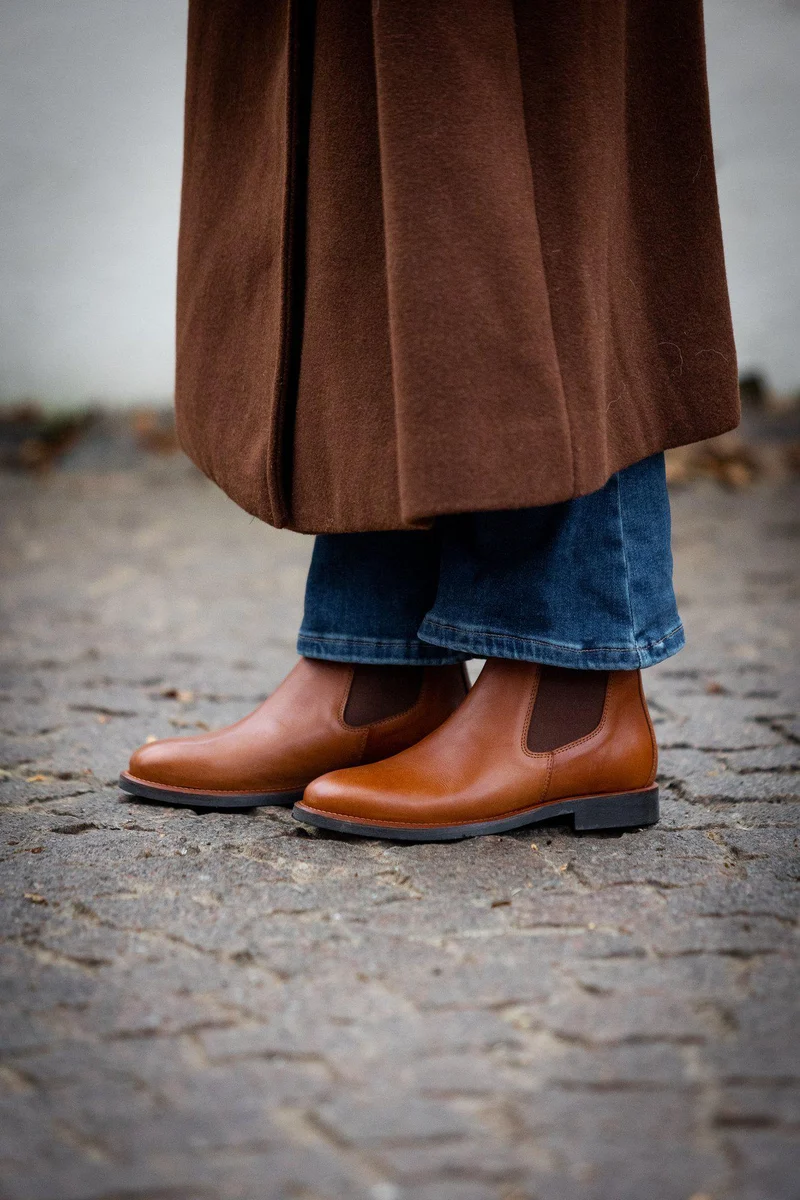 Daisy Chelsea boots — Cognac