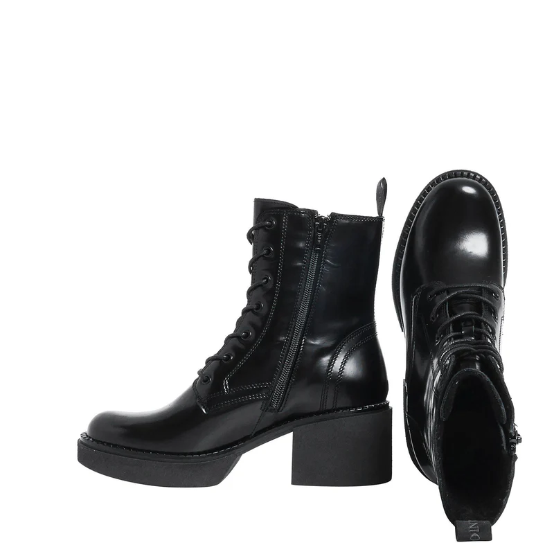 Selma Laced boots — Black