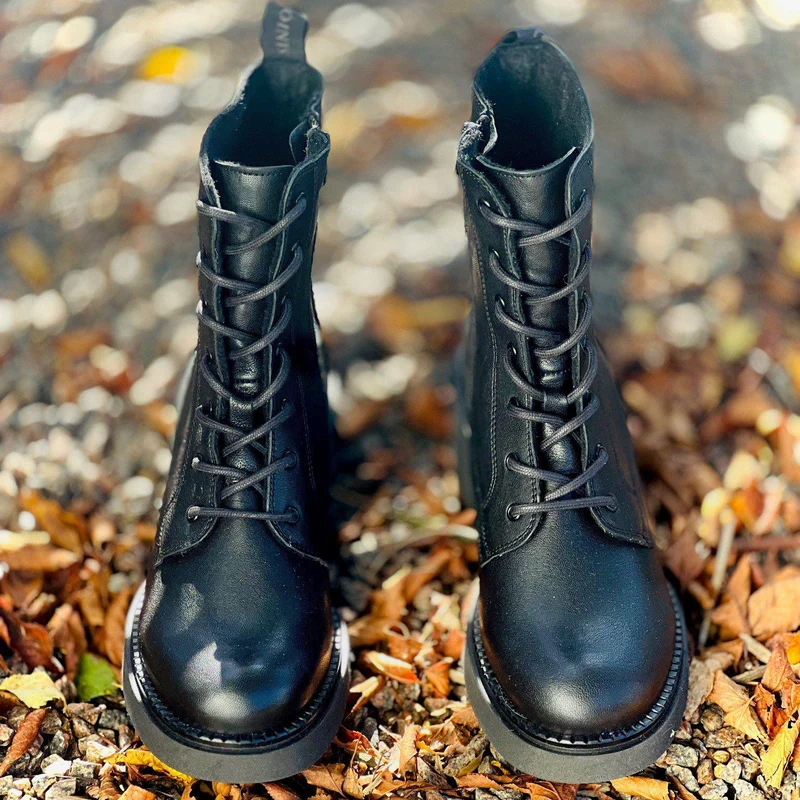 Selma Laced boots — Black
