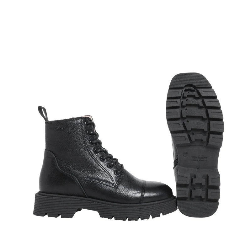 Mimmi Laced boots — Black