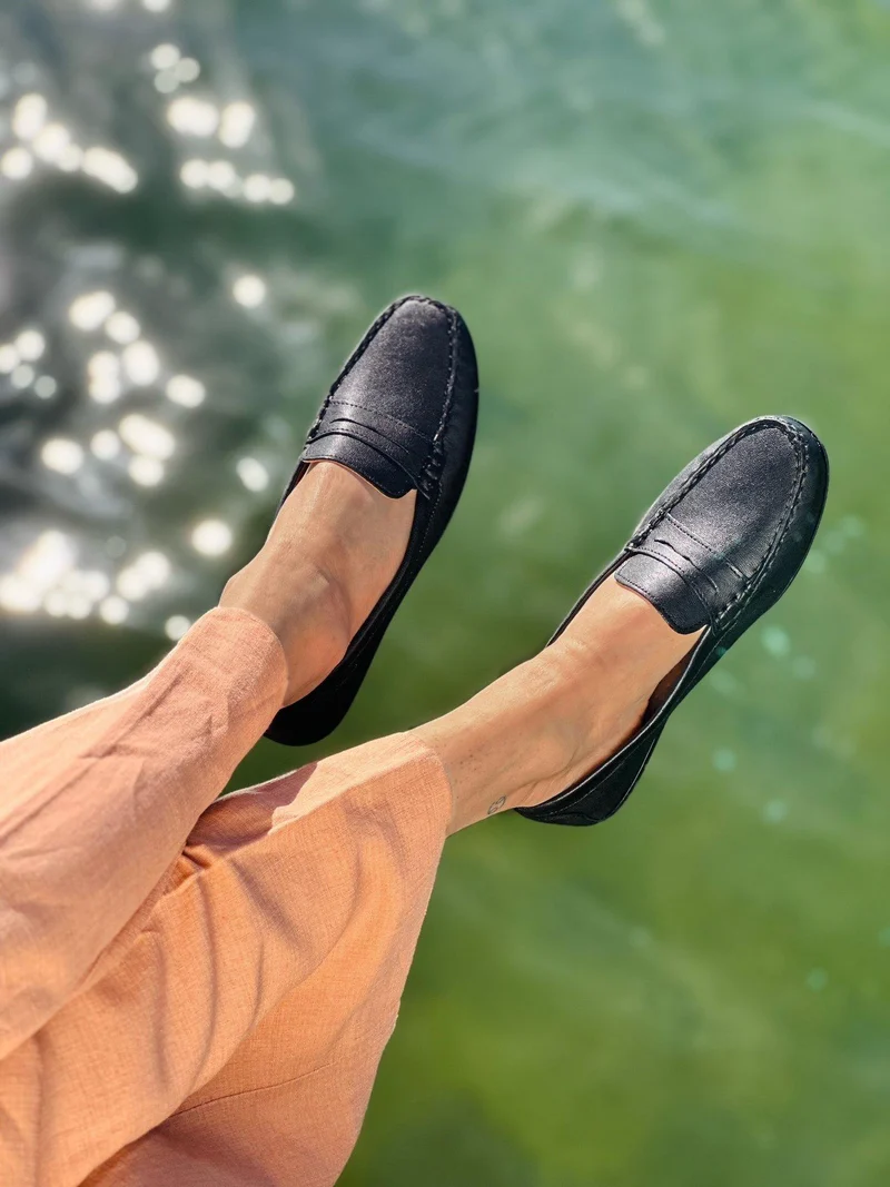 Indy Outlet — Black
