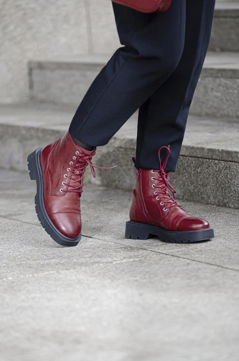 Mimmi Laced boots — Red