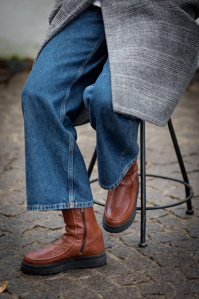 Larina Warm boots — Roasted brown