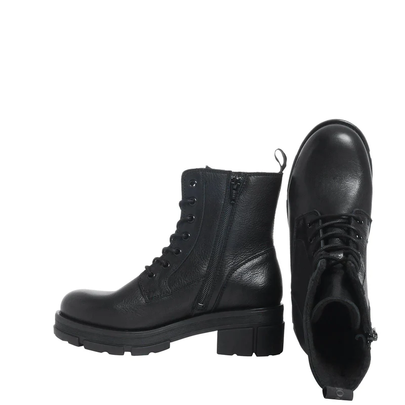 Cecilia Laced boots — Black