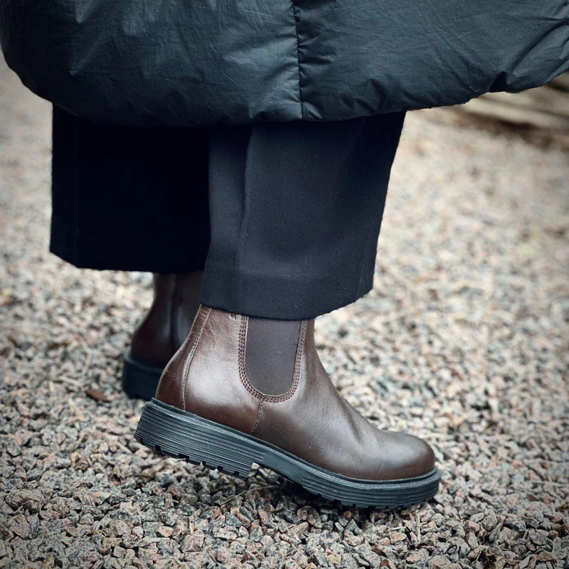 Berit Chelsea boots — Brown