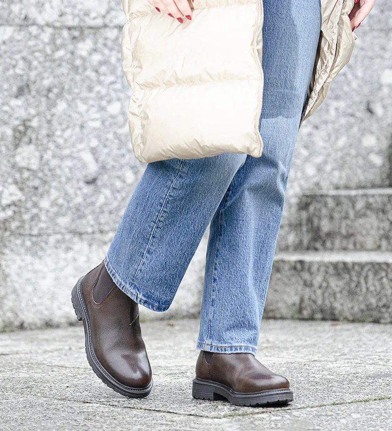 Berit Chelsea boots — Brown