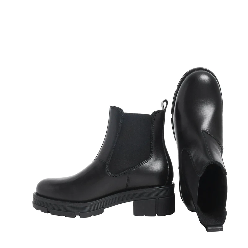 Cecilia Chelsea boots — Black