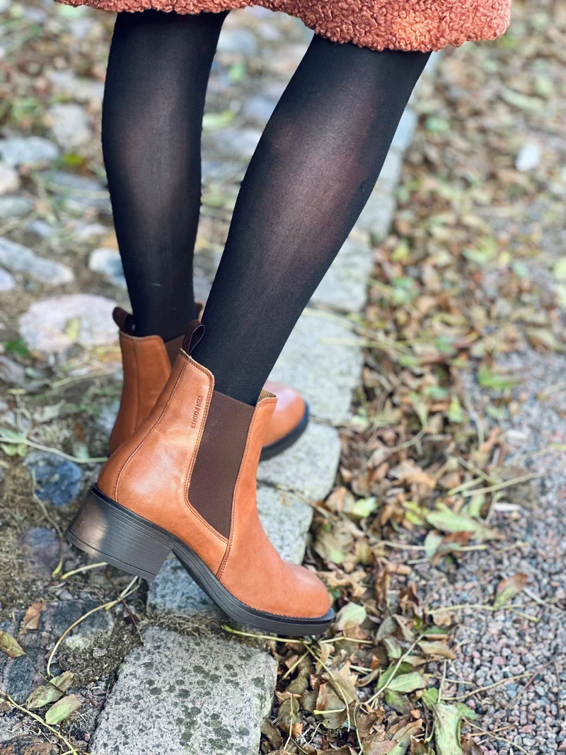 Ingrid Chelsea boots — Cognac