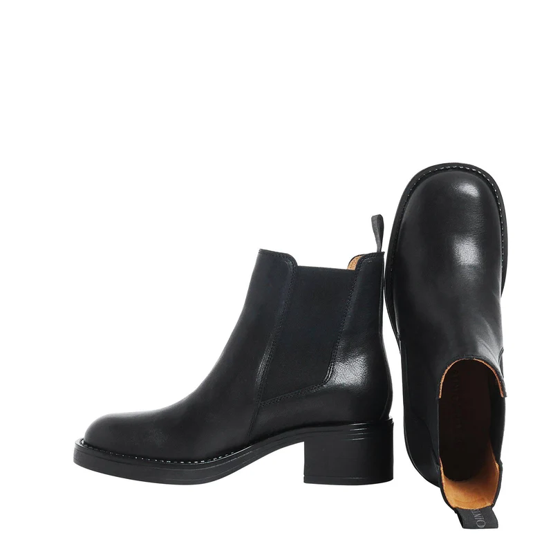 Ingrid Chelsea boots — Black