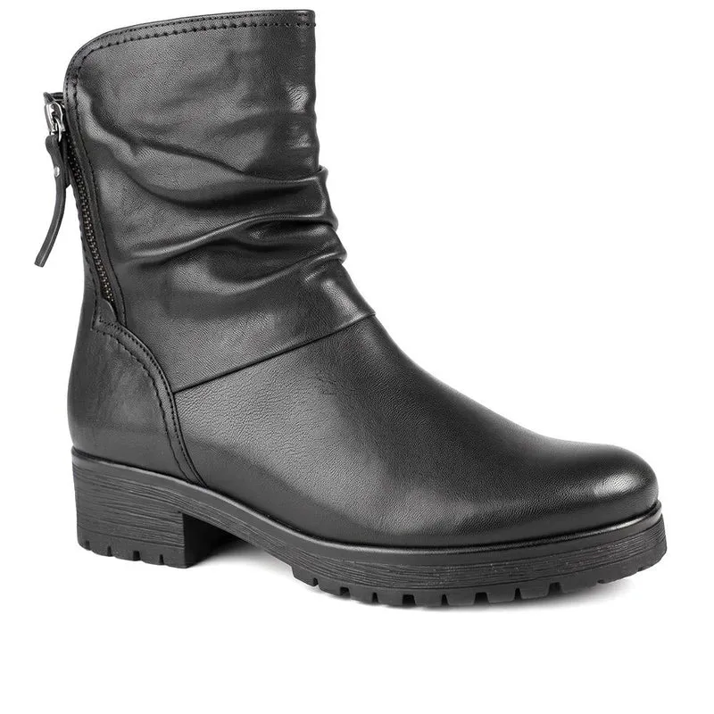 Gabor Wide Fit Leather Flat Heel Ankle Boots - GAB44508 / 330 015 - Black Leather