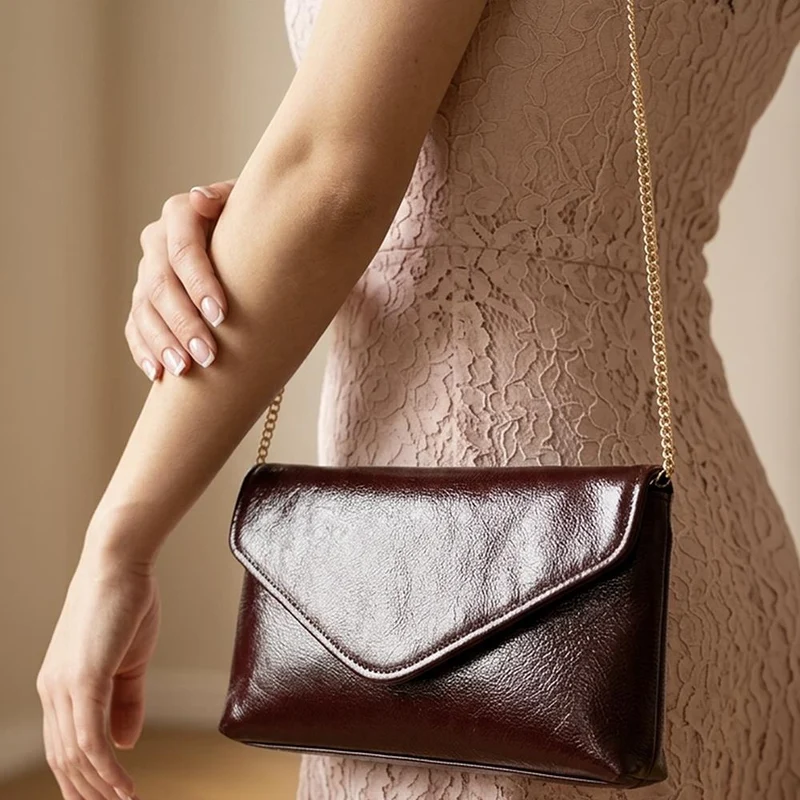 Wings Touch-Fasten Leather Bag - WINGS / 327 014 - Burgundy Patent