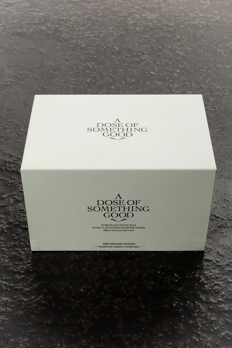 A DOSE OF SOMETHING GOOD Snuff Box THE VIOLENT WOODS weiß
