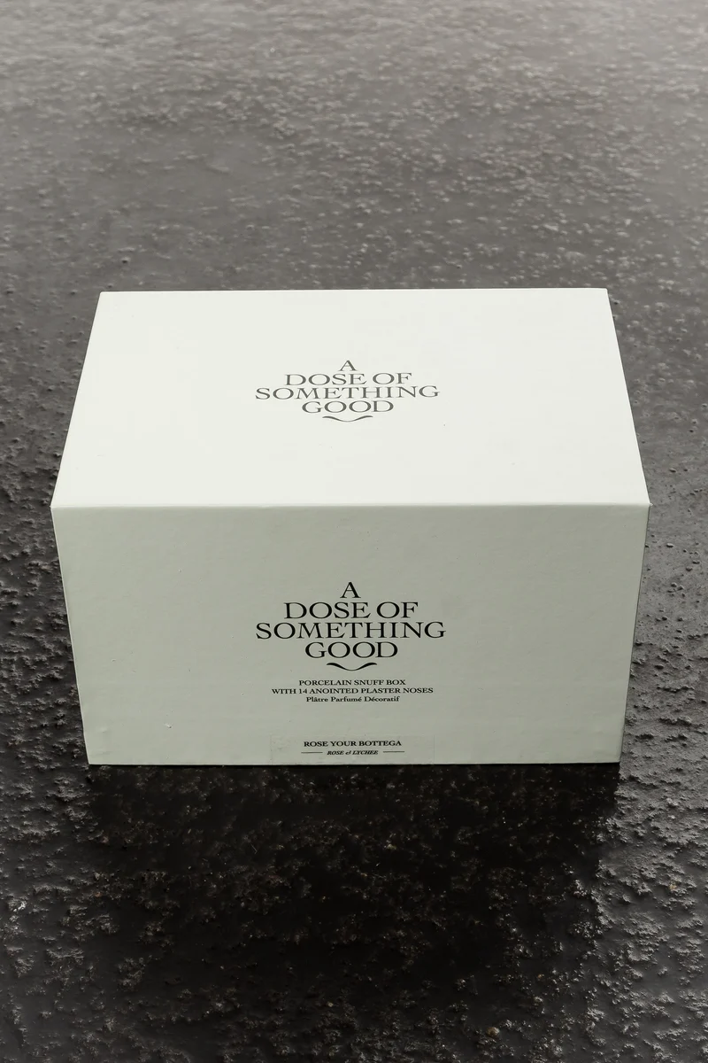 A DOSE OF SOMETHING GOOD Snuff Box ROSE YOUR BOTTEGA weiß