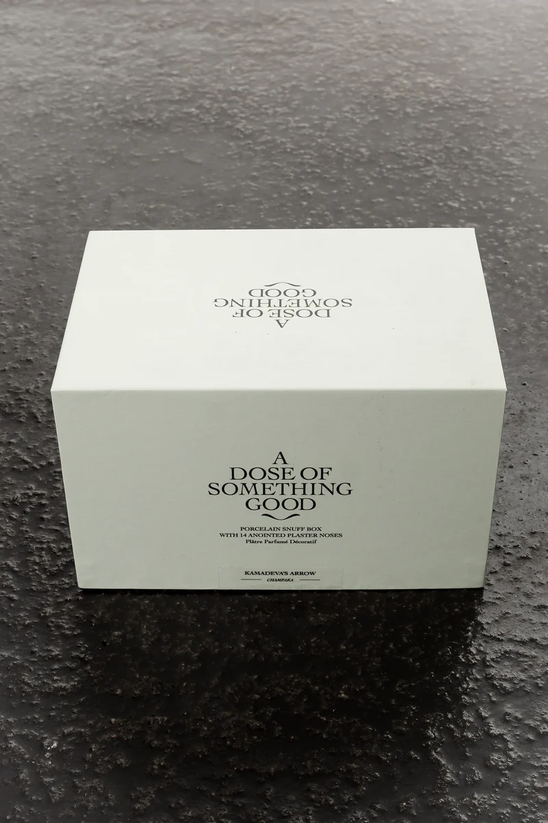 A DOSE OF SOMETHING GOOD Snuff Box KAMADEVA´S ARROW weiß