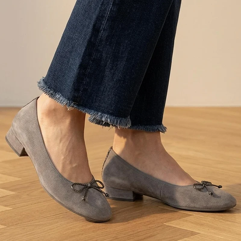 Gabor Wide Fit Leather Delicate Bow Pumps - GAB44516 / 330 027 - Taupe Suede
