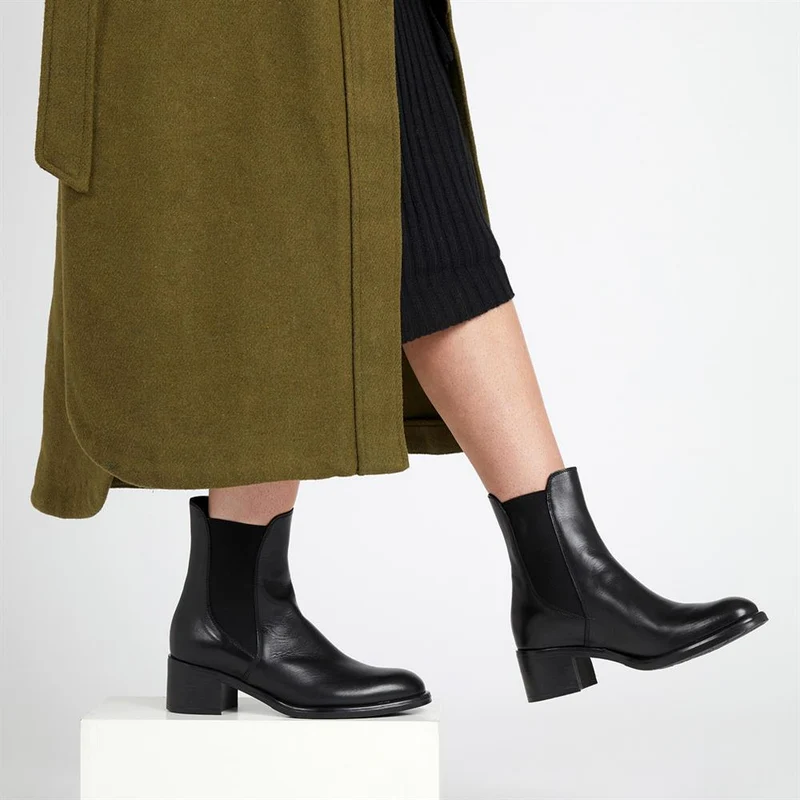Doria Heeled Leather Chelsea Boots - DORIA / 322 365 - Black